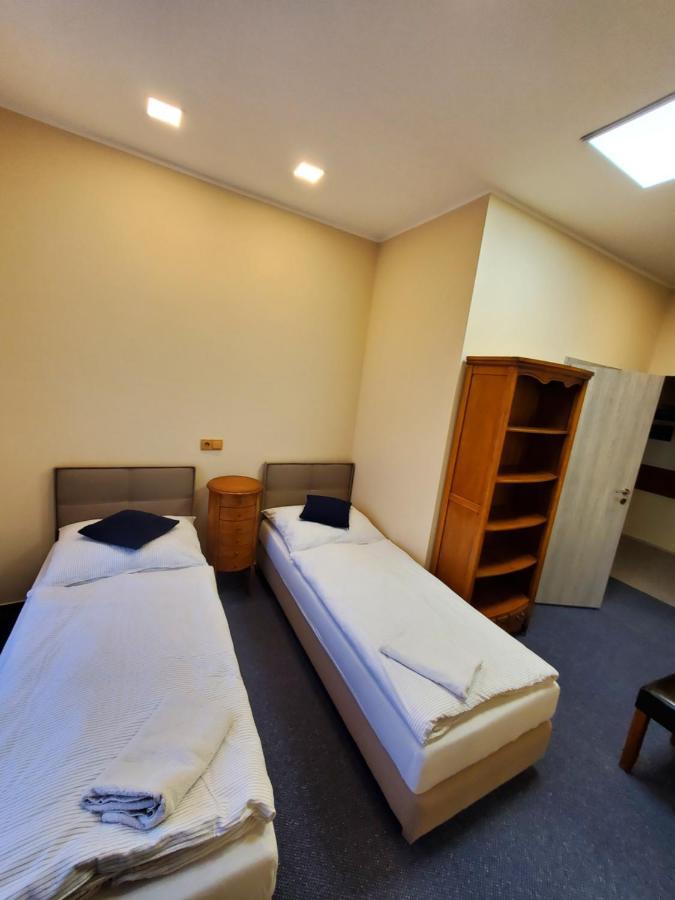 Hotel Koruna Penzion แตปลิตเซอ นัด มาตูอี ภายนอก รูปภาพ